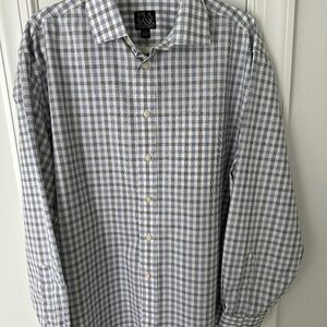 Jos. A. Banks - Signature Collection - wrinkle free, 100% cotton Mens' shirt